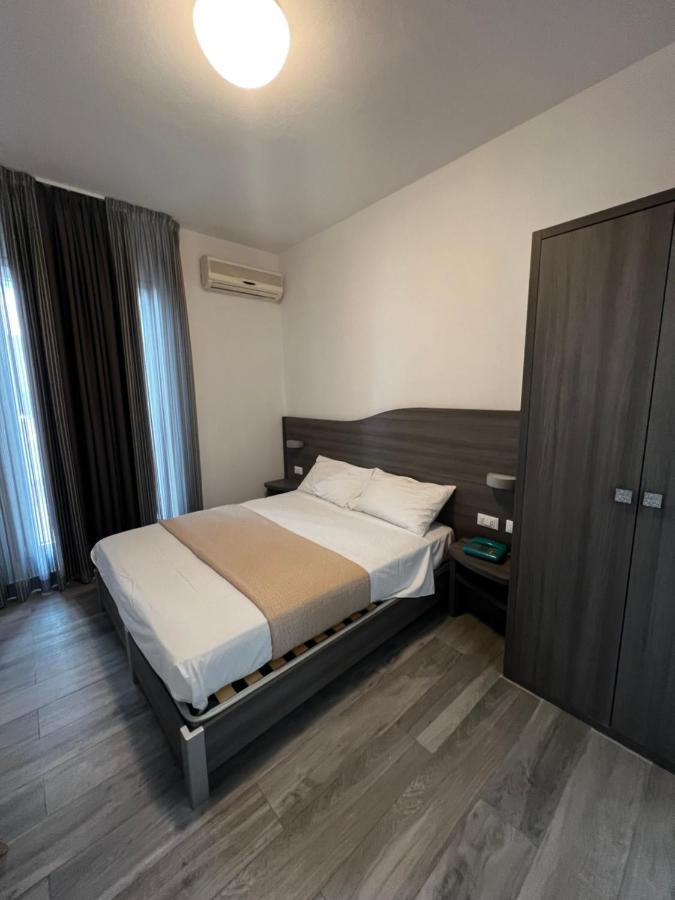 Hotel Trieste Riccione Ngoại thất bức ảnh